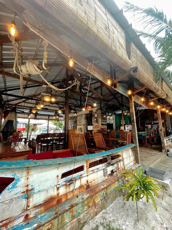 Rock And Wreck Dive Resort Tanjungbinga Exterior foto